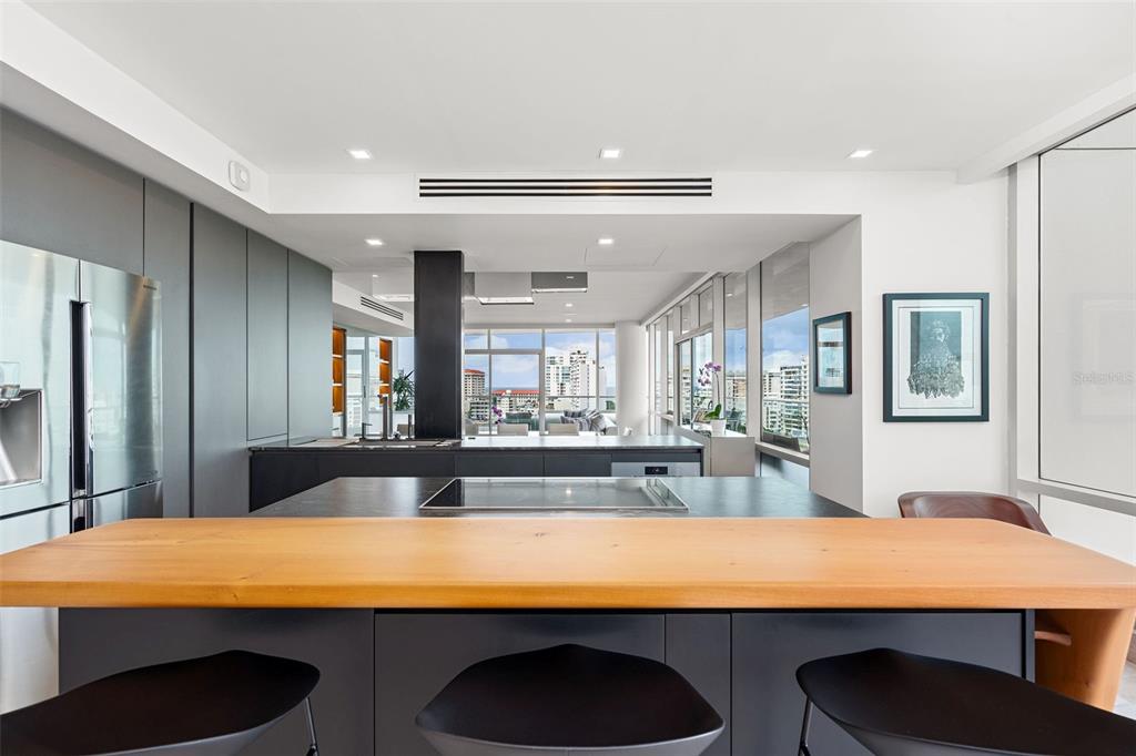 COSMOPOLITAN - Residential