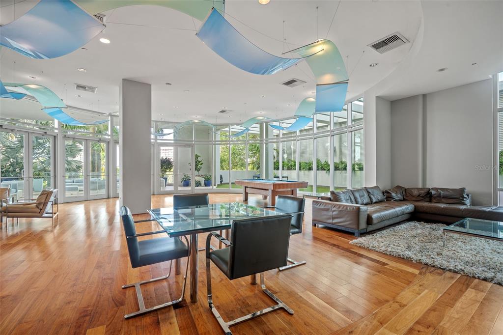 COSMOPOLITAN - Residential