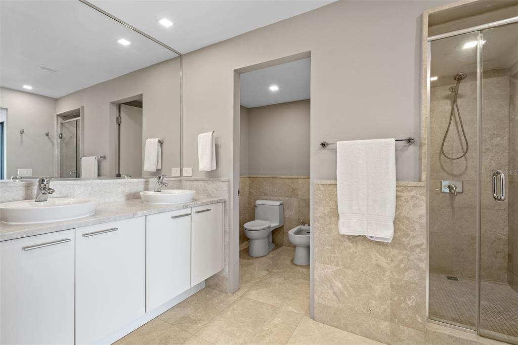 COSMOPOLITAN - Residential