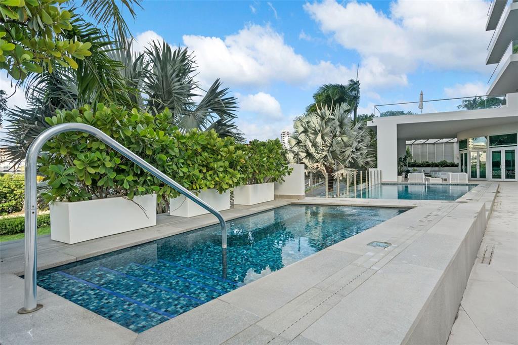 COSMOPOLITAN - Residential