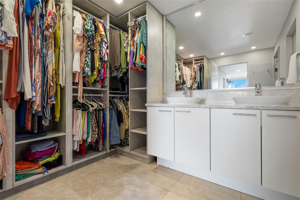 COSMOPOLITAN - Residential