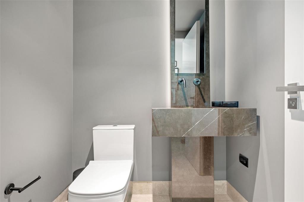 COSMOPOLITAN - Residential