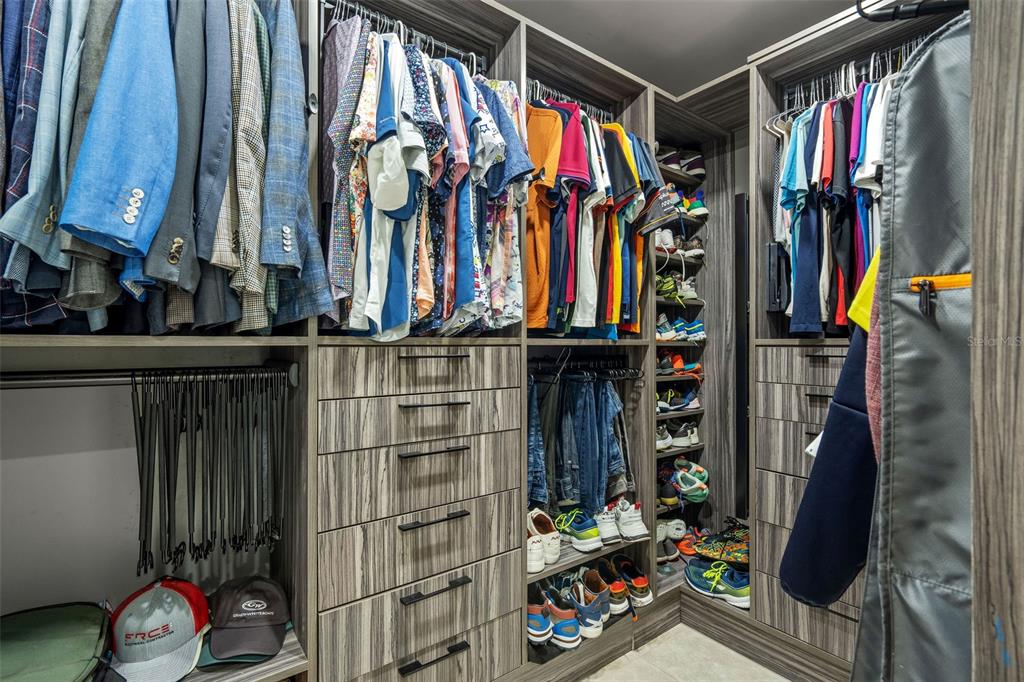 COSMOPOLITAN - Residential