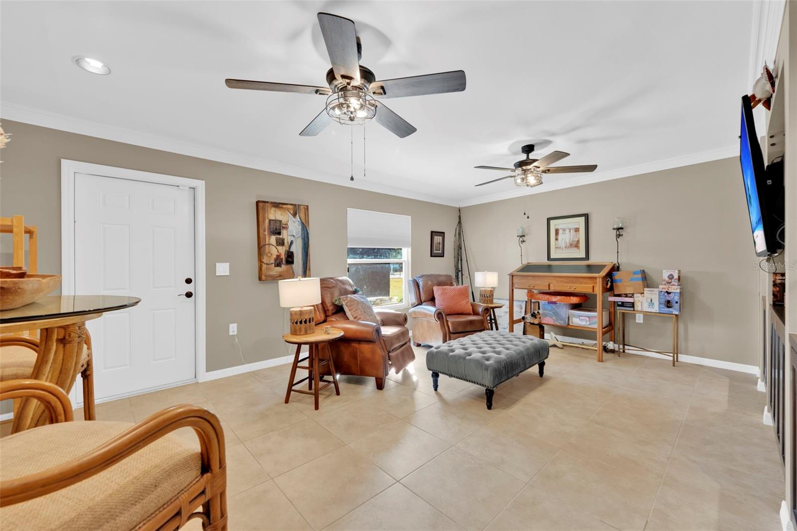 PARADISE SHORES - Residential