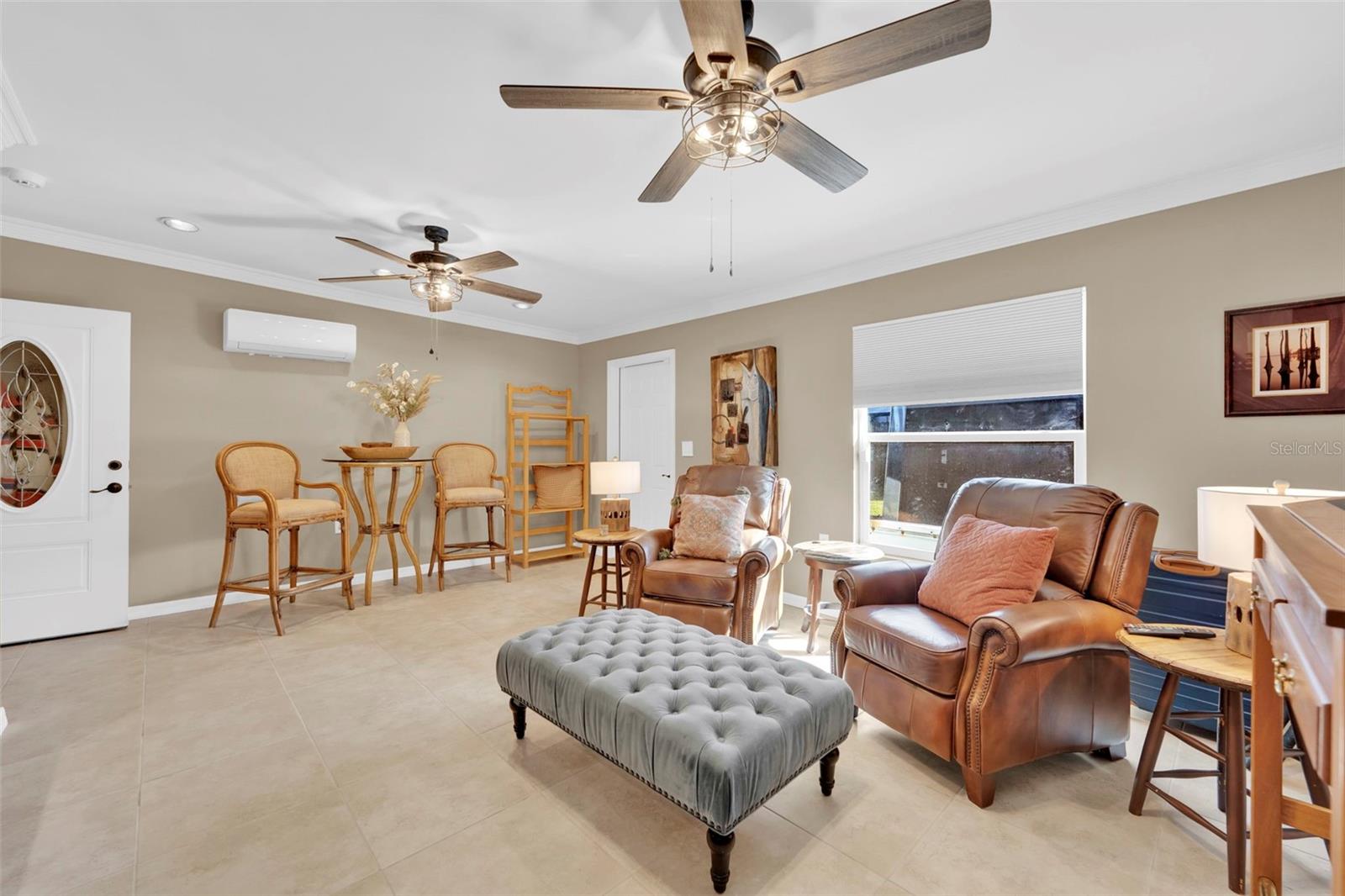 PARADISE SHORES - Residential