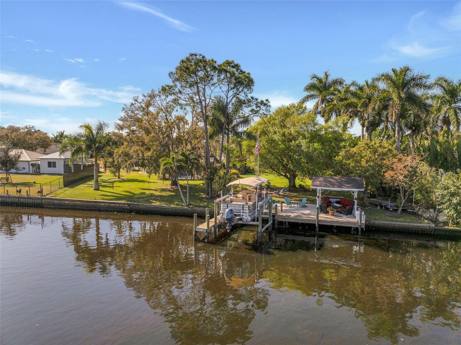 PARADISE SHORES - Residential