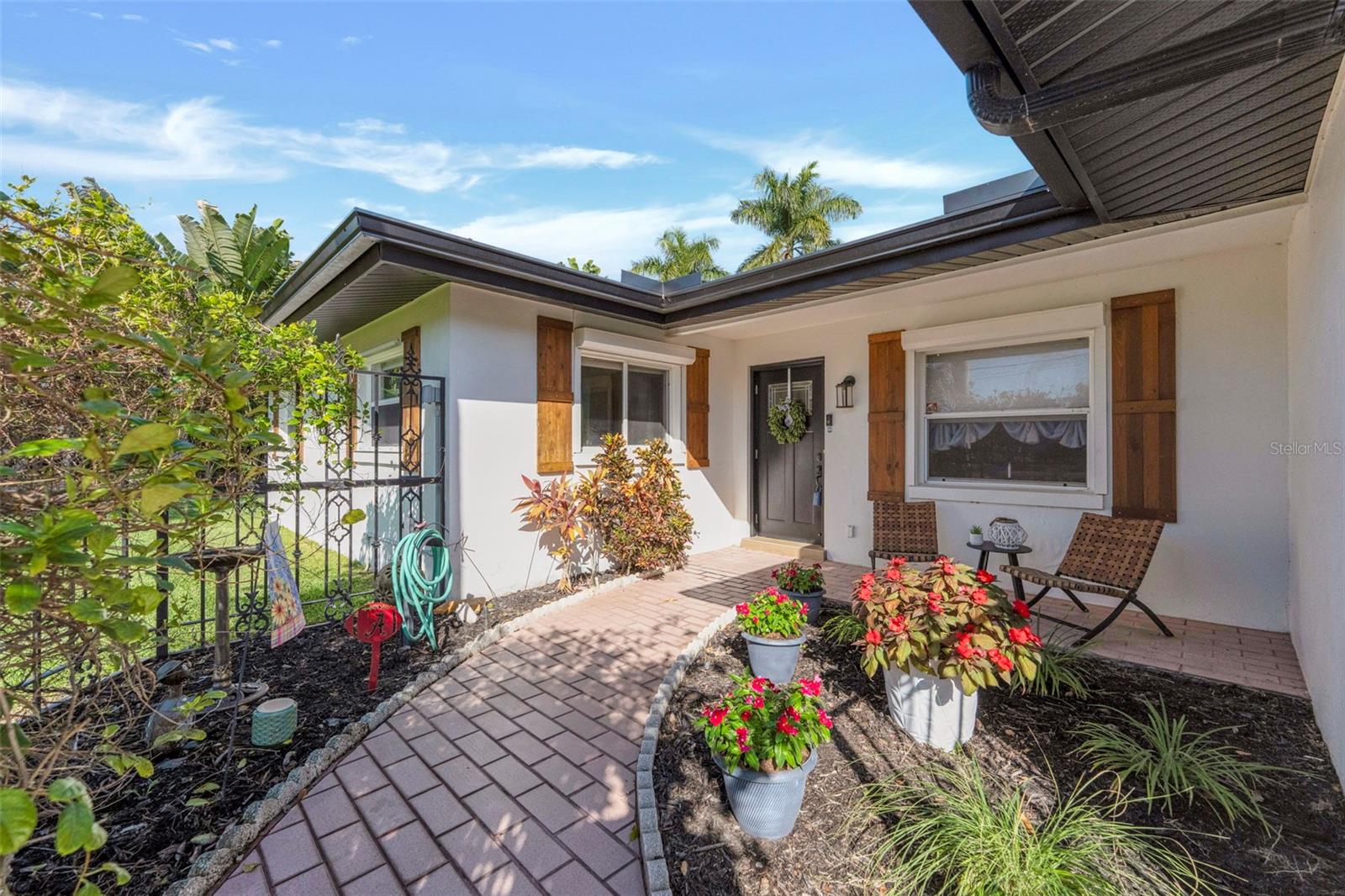 PARADISE SHORES - Residential