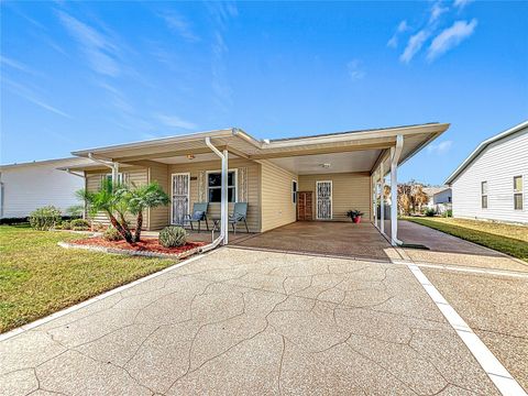 A home in LAKELAND