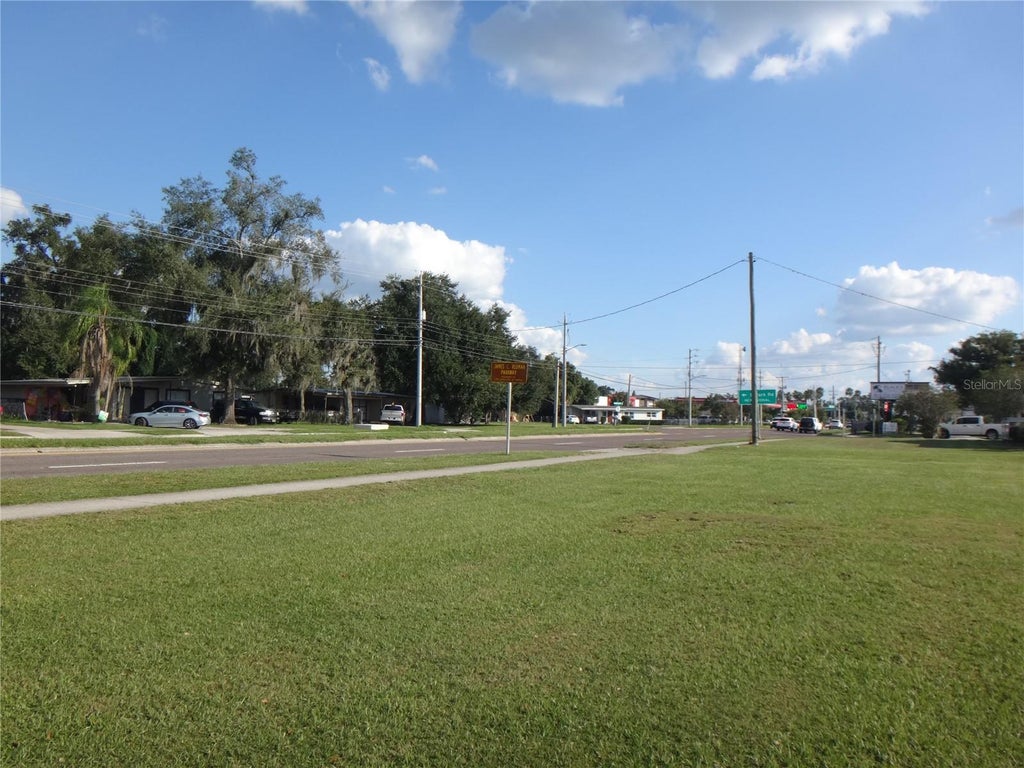 Photo of 1603 James L Redman Parkway, Plant City, FL 33563 (MLS # TB8552836)