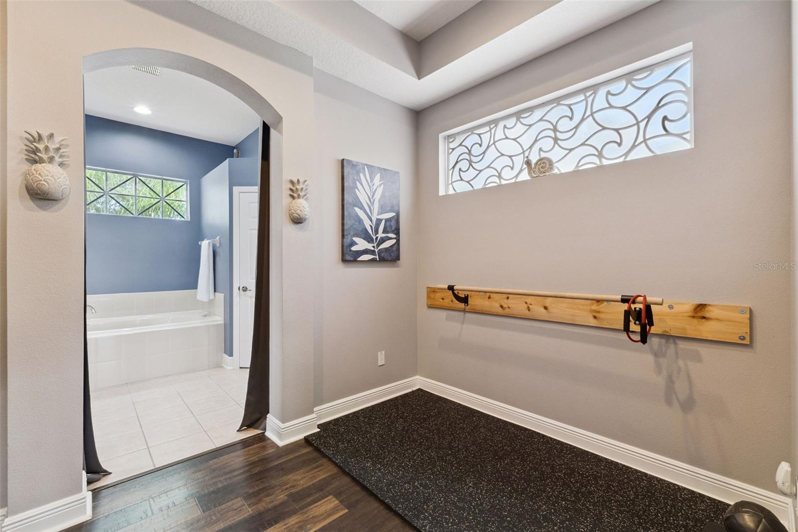 BRENTWOOD CLUB - Residential