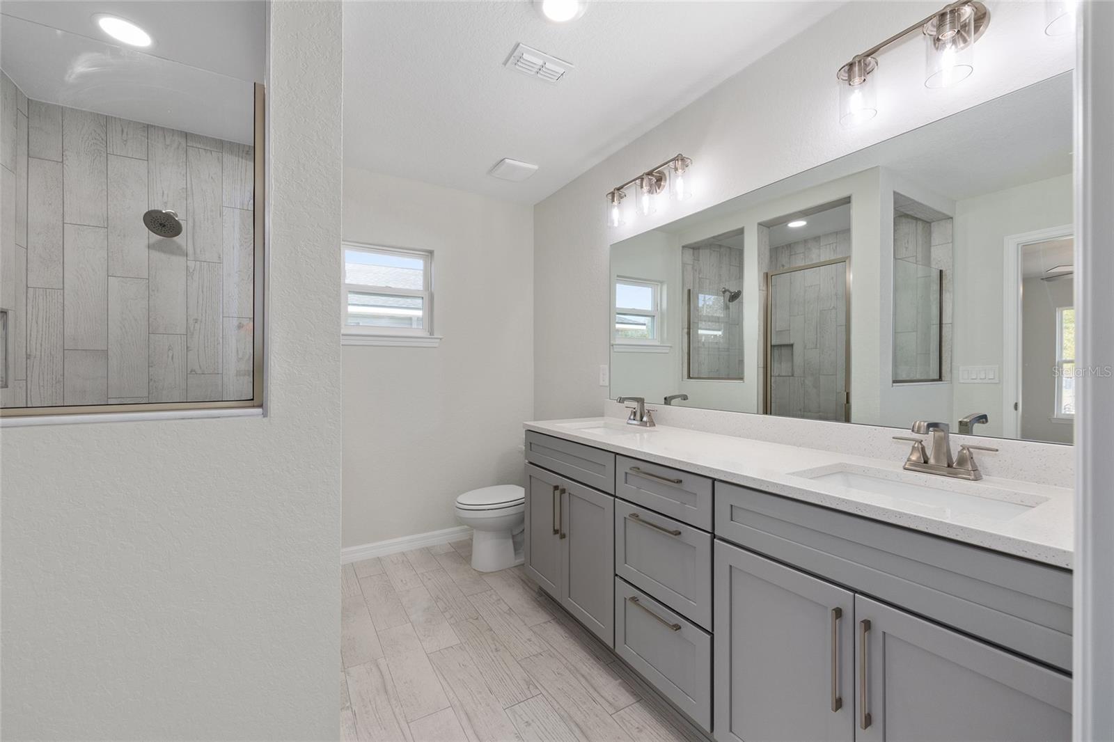 SILVER SPGS SHORES UN 19 - Residential