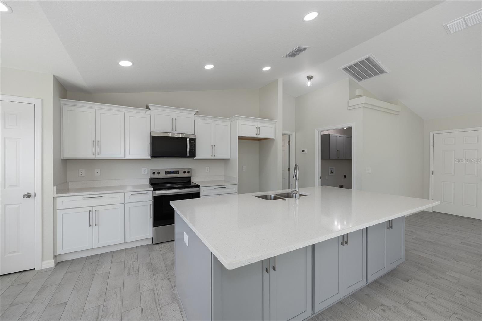 SILVER SPGS SHORES UN 19 - Residential