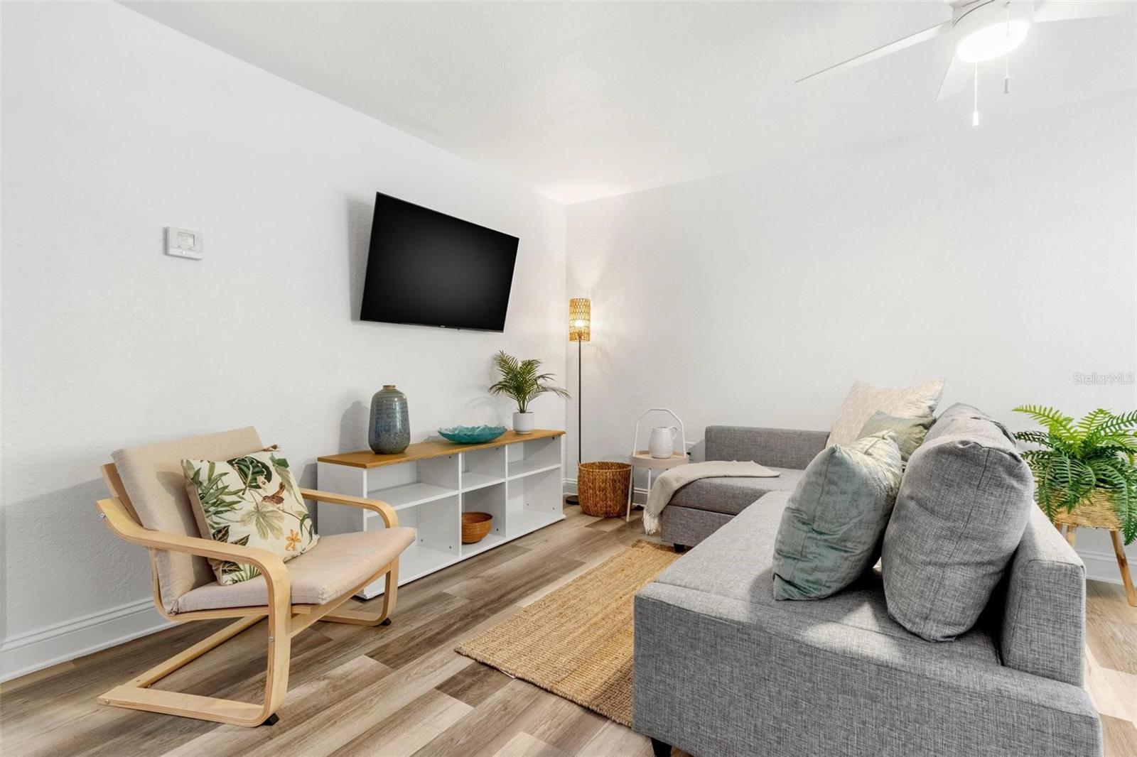 INDIAN OAKS CONDO - Residential Lease