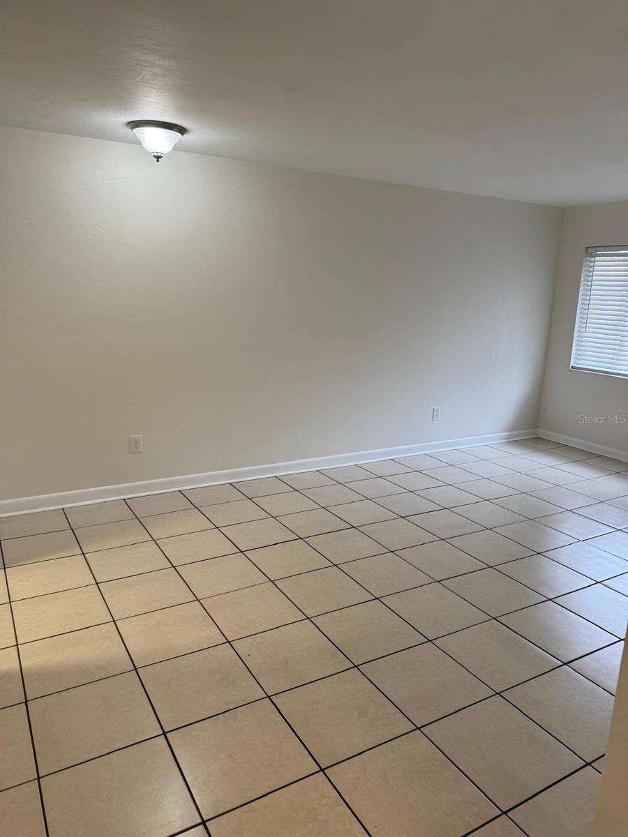 PINERIDGE II - Residential Lease