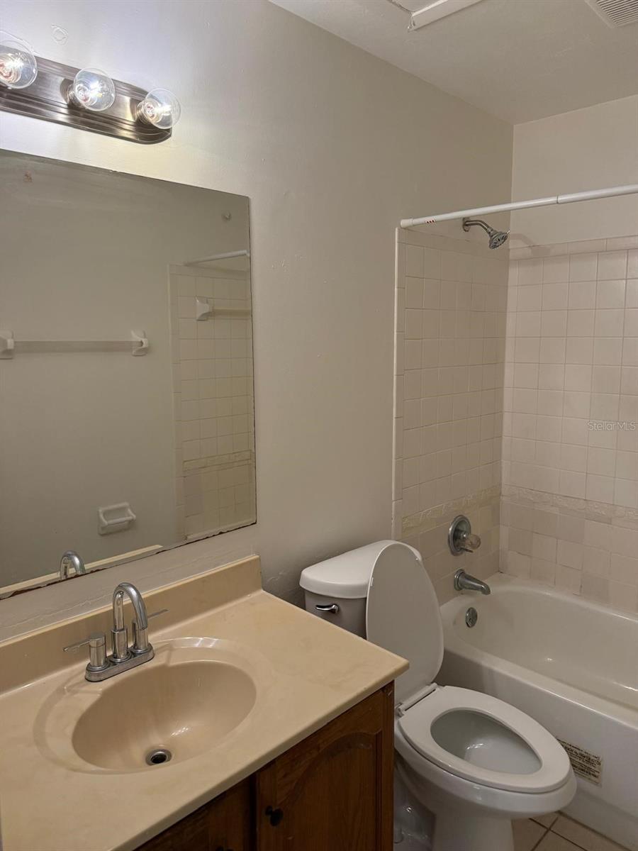 PINERIDGE II - Residential Lease