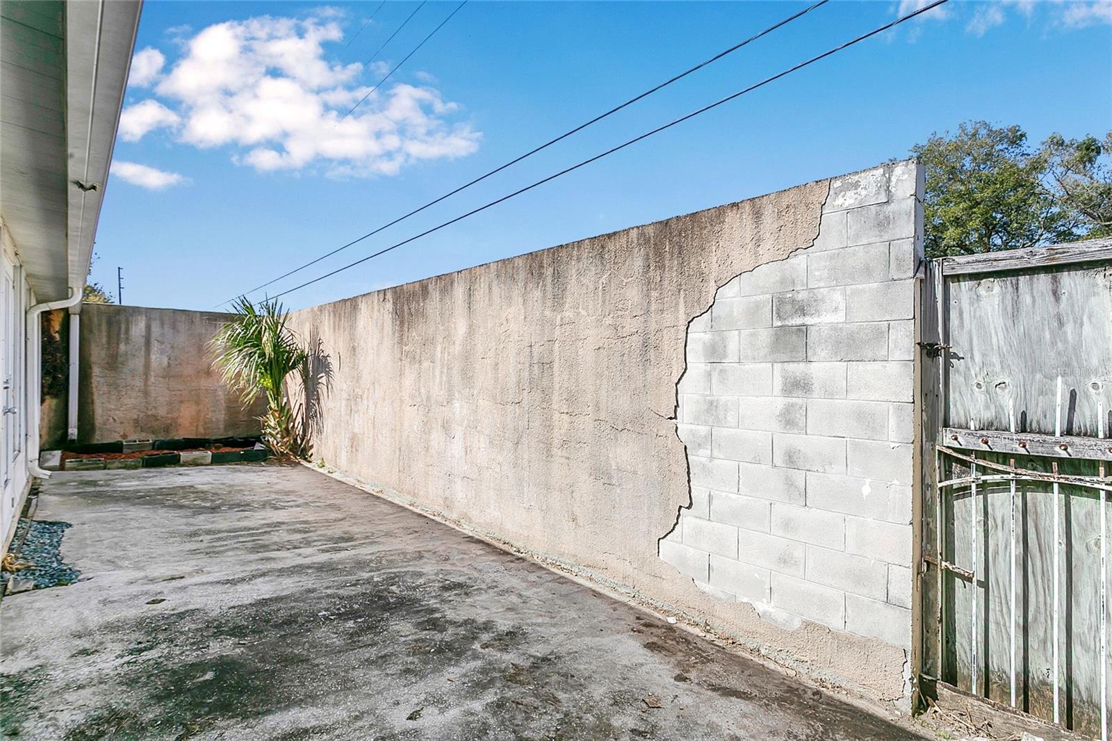 VILLAGES A CONDO - Residential