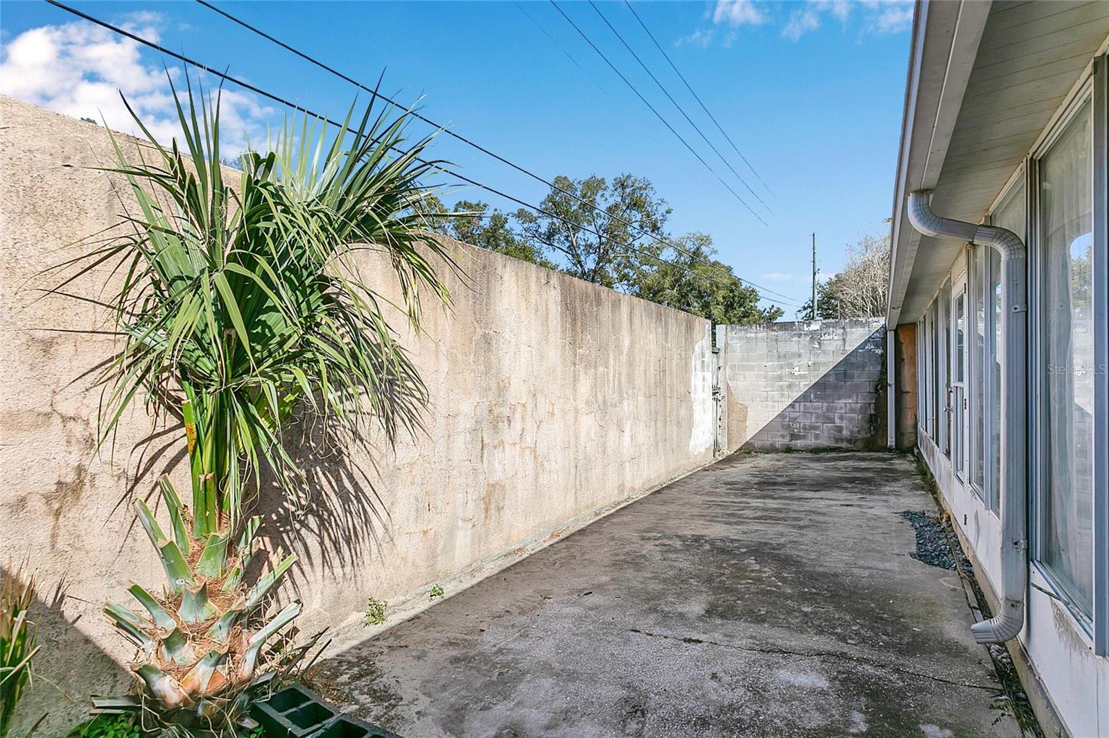 VILLAGES A CONDO - Residential