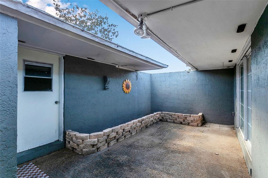 Photo of 561 E Orange Street, Altamonte Springs, FL 32701 (MLS # G5107755)