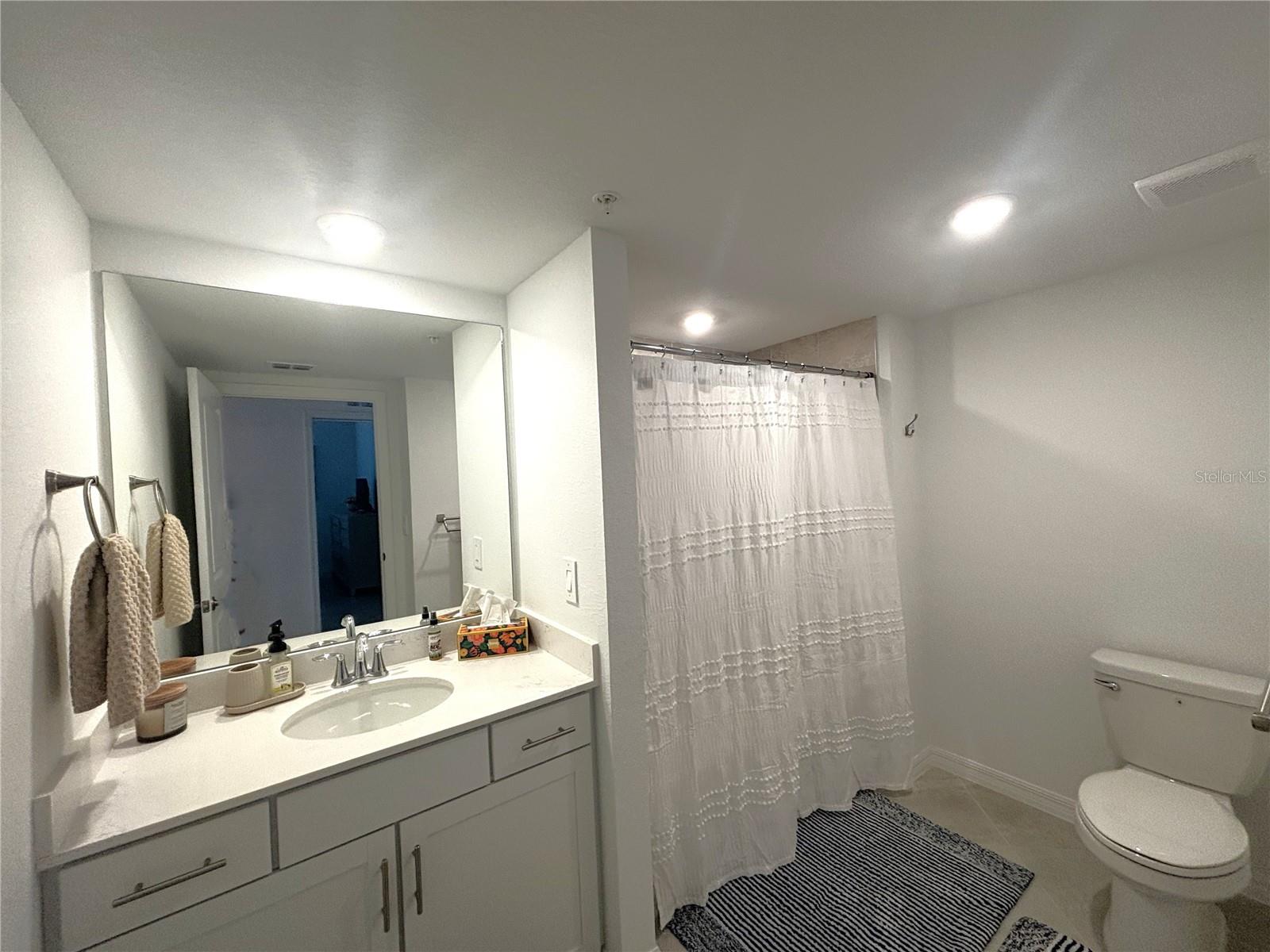 WELLEN PARK GOLF & COUNTRY CLUB - Residential Lease