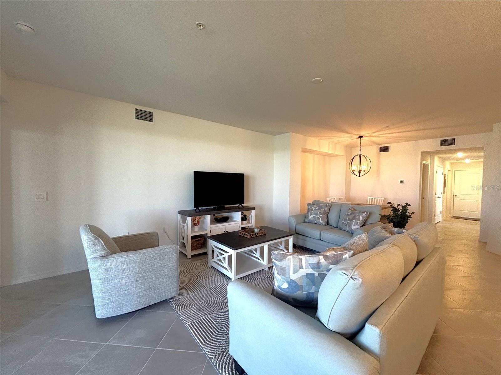 WELLEN PARK GOLF & COUNTRY CLUB - Residential Lease