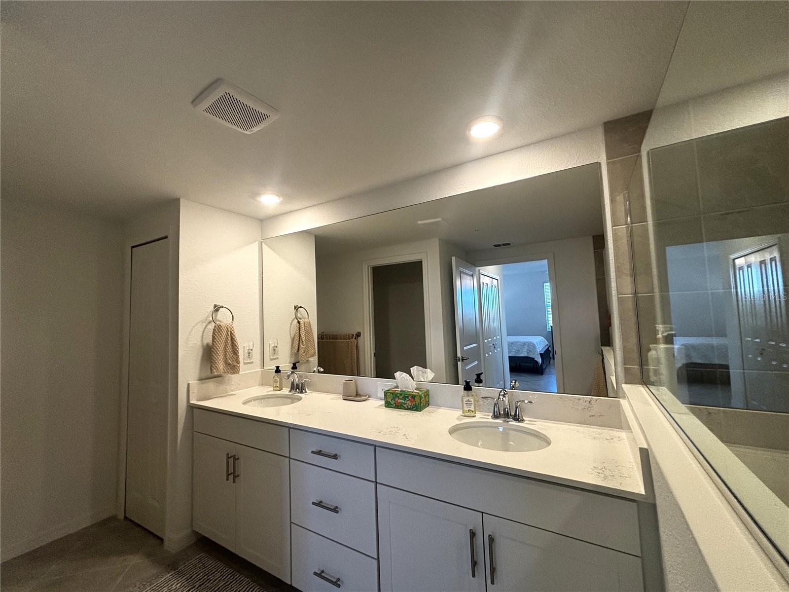 WELLEN PARK GOLF & COUNTRY CLUB - Residential Lease