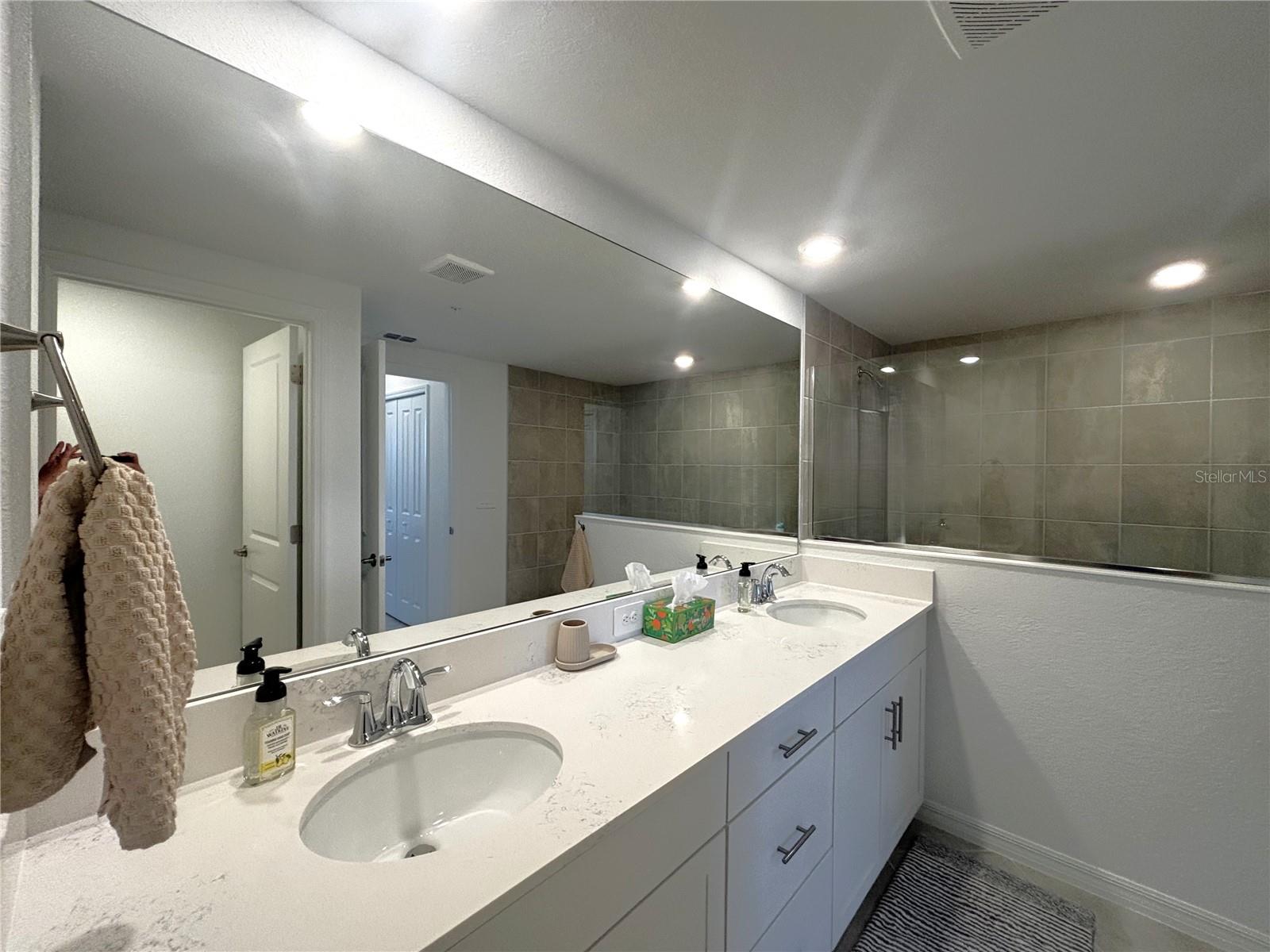 WELLEN PARK GOLF & COUNTRY CLUB - Residential Lease