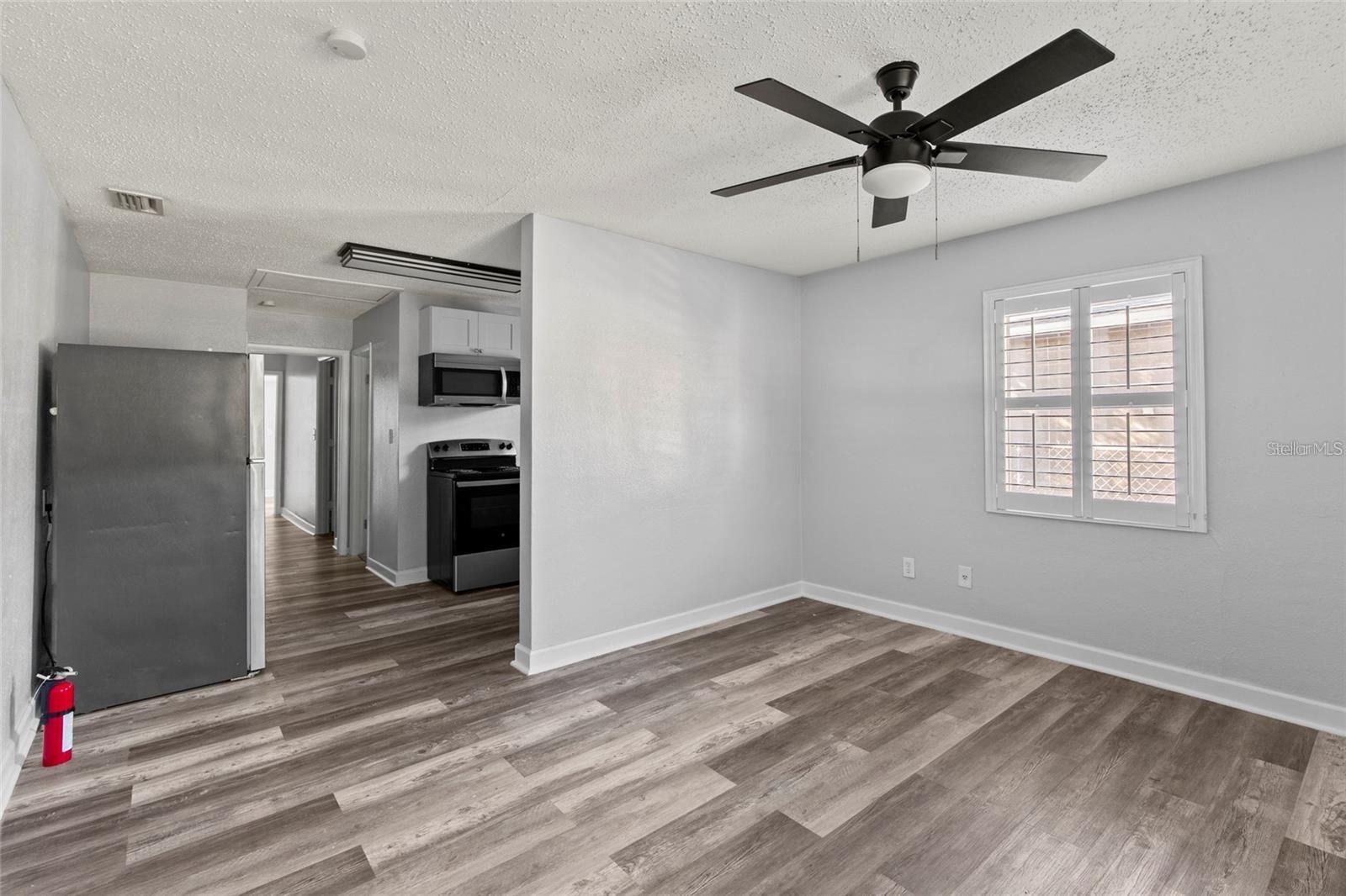 EAST ROSELAWN - Residential Income