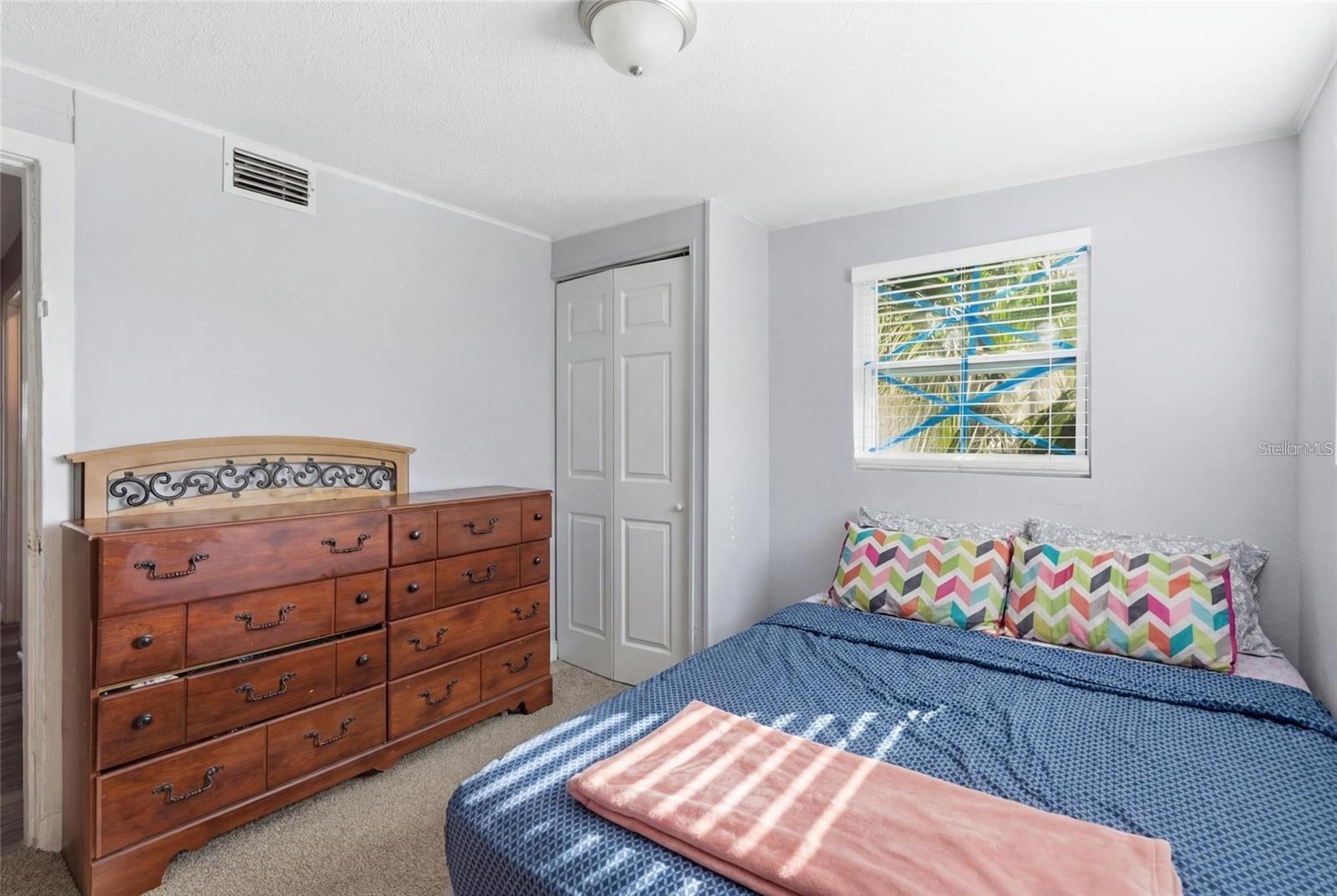 EAST ROSELAWN - Residential Income