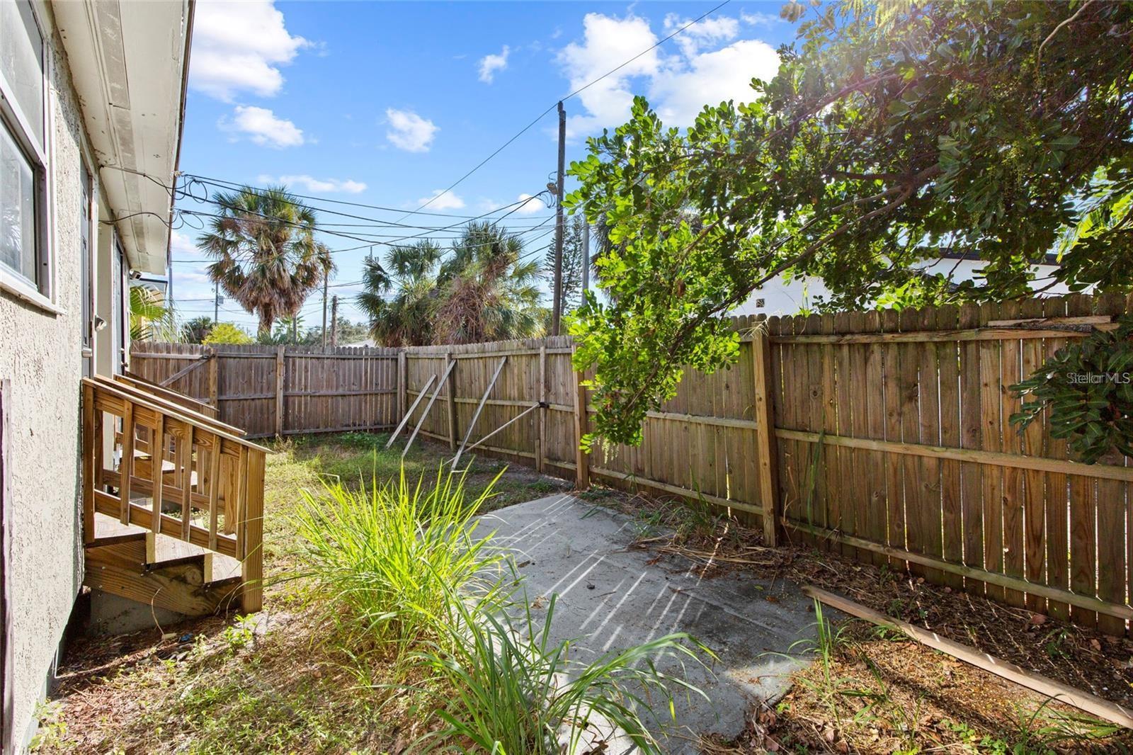 EAST ROSELAWN - Residential Income