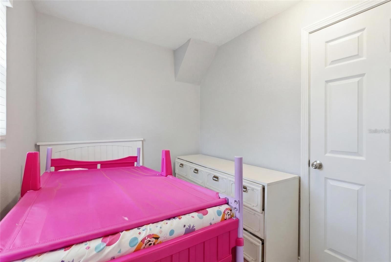 EAST ROSELAWN - Residential Income