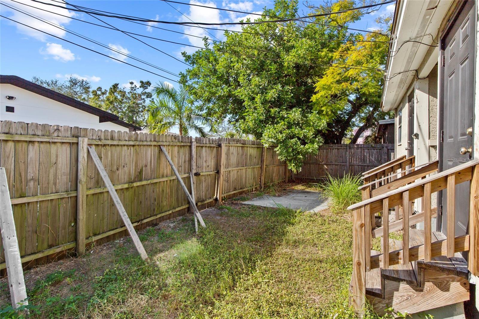 EAST ROSELAWN - Residential Income