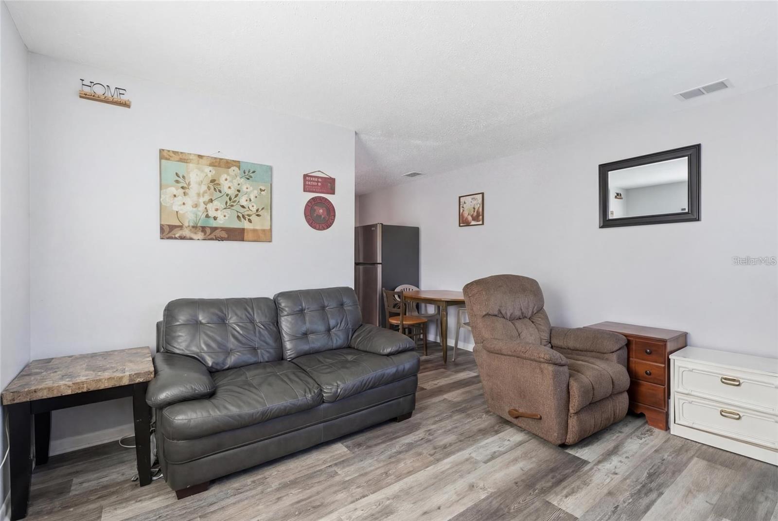 EAST ROSELAWN - Residential Income