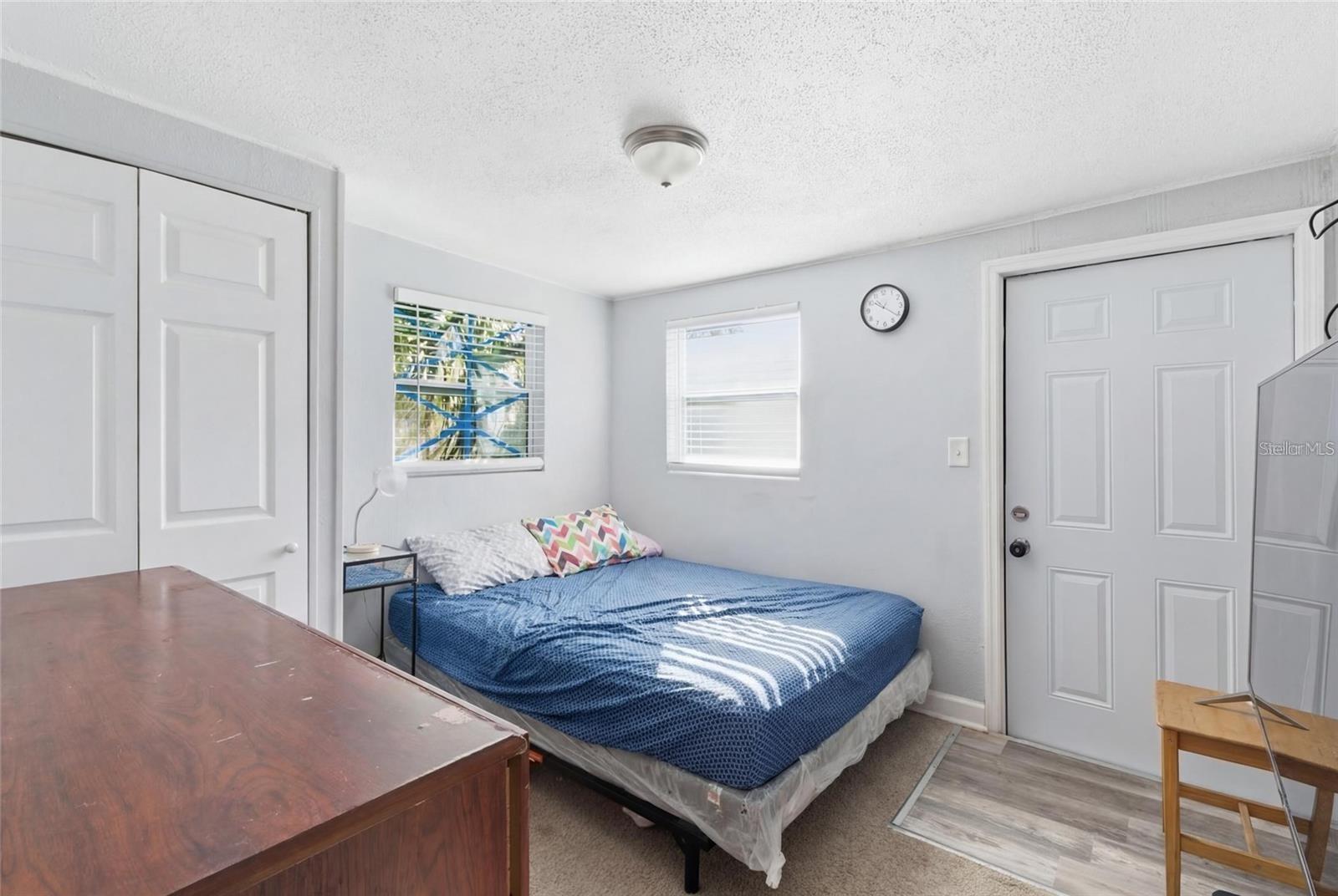 EAST ROSELAWN - Residential Income