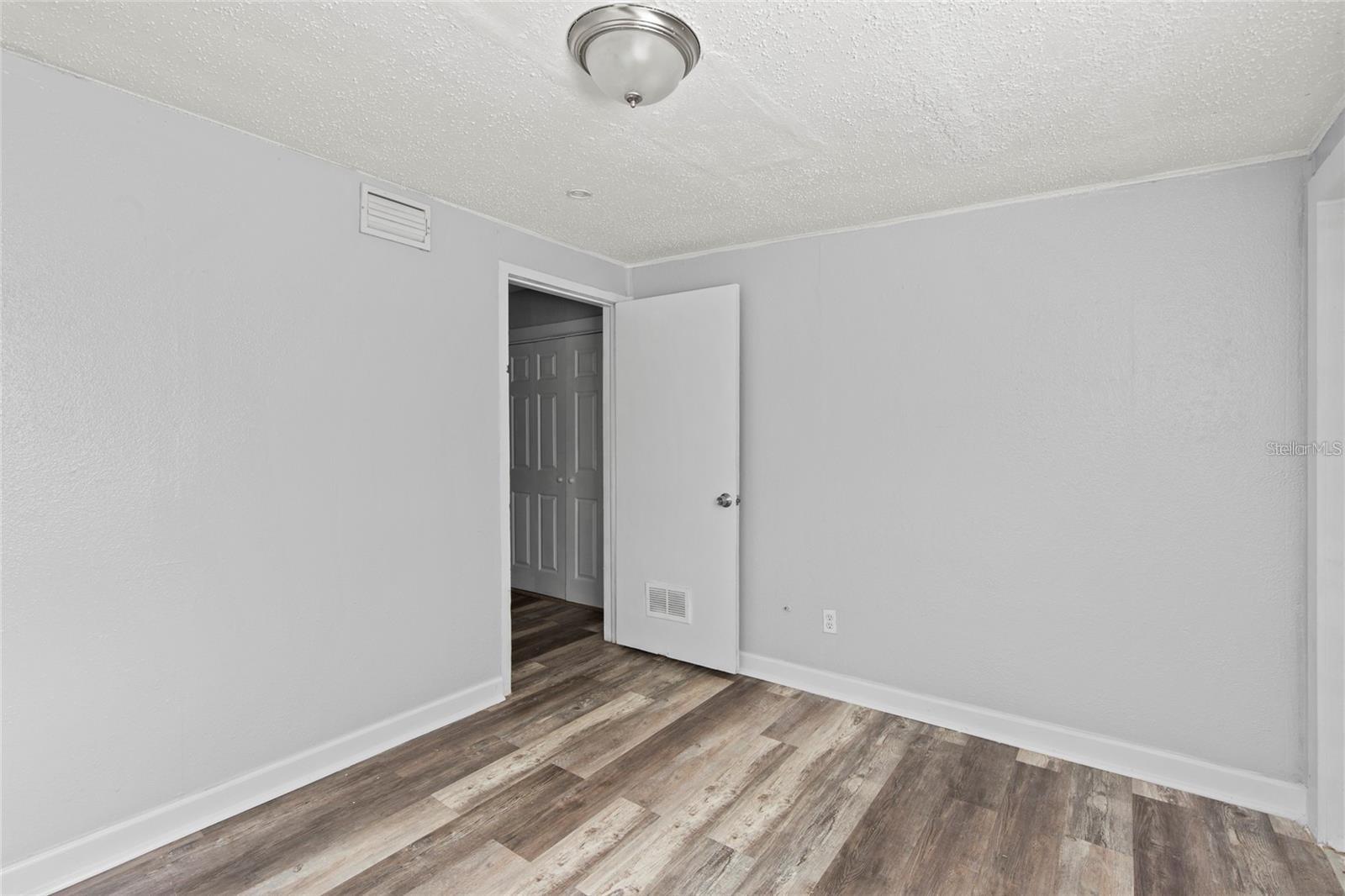 EAST ROSELAWN - Residential Income