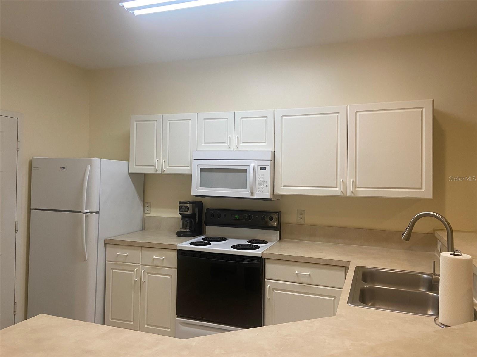 Photo 2 of 19 of 13200 W NEWBERRY ROAD f-29 condo