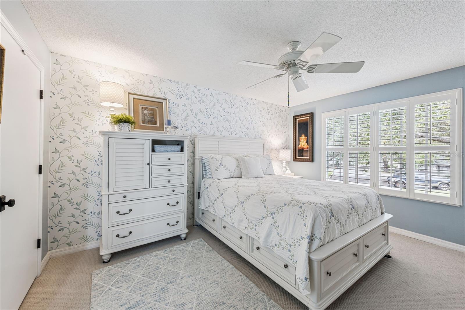 COACH HOMES AT ERROL CONDO PH1-10 - Residential