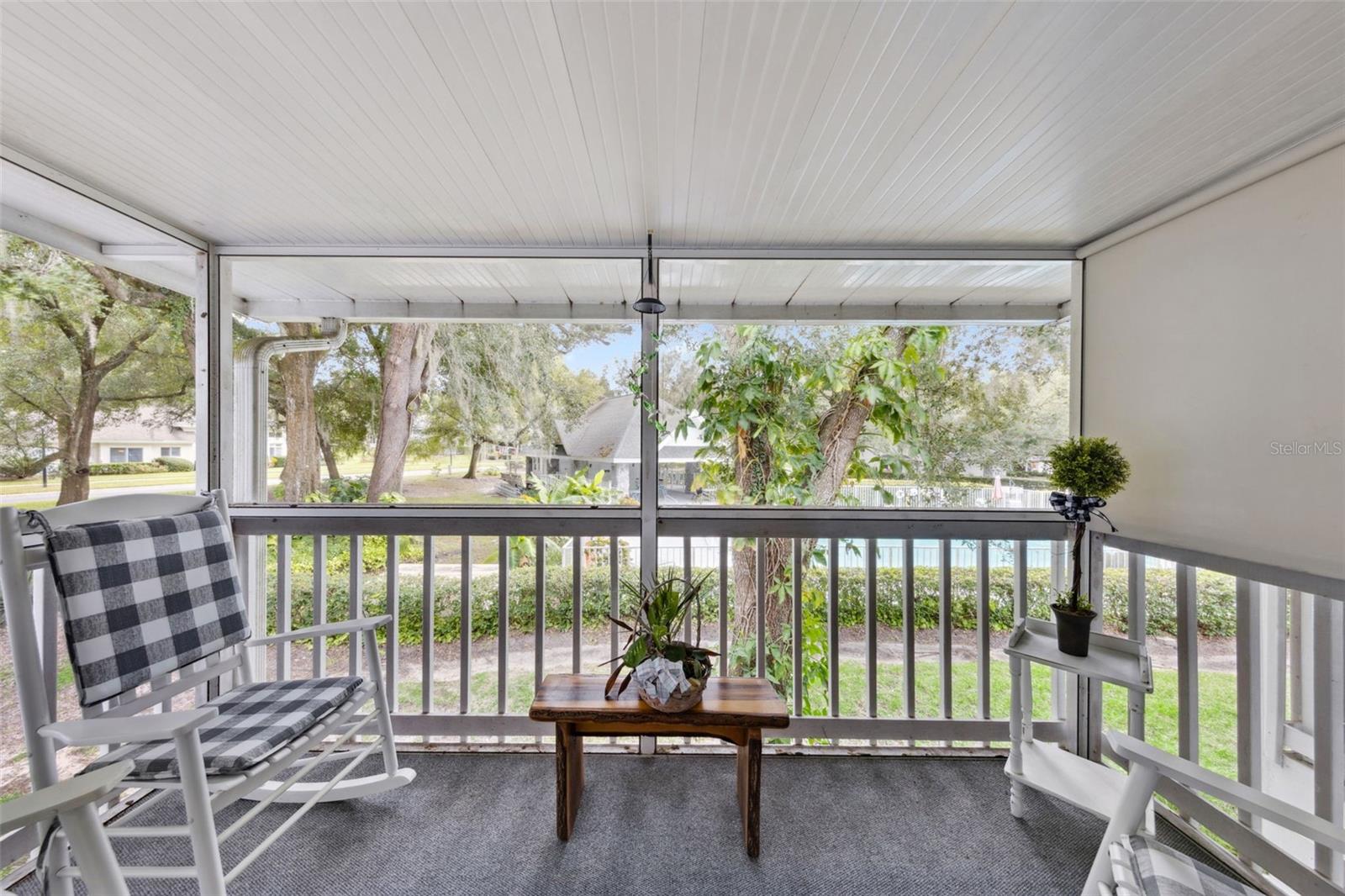 COACH HOMES AT ERROL CONDO PH1-10 - Residential