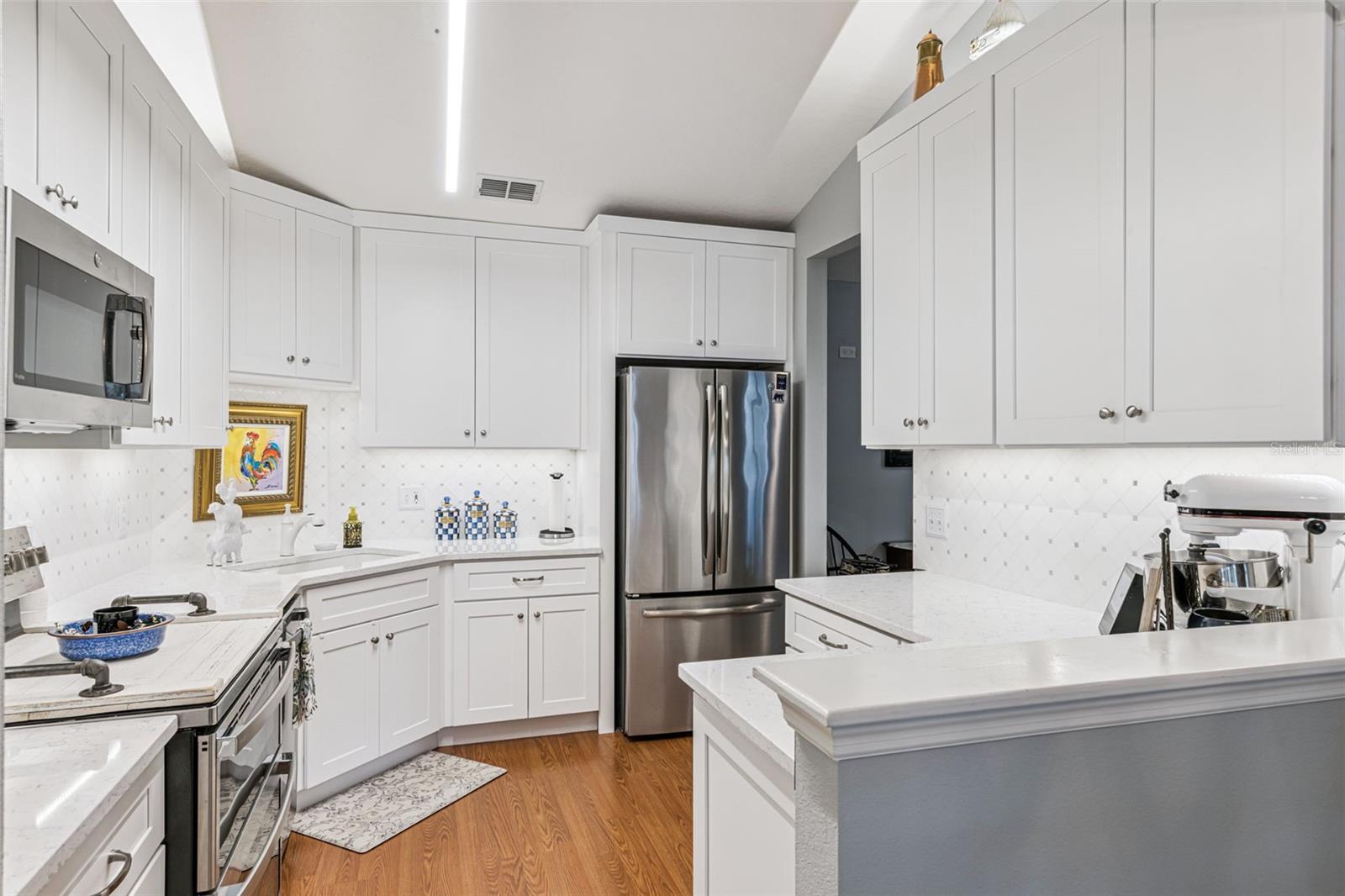 COACH HOMES AT ERROL CONDO PH1-10 - Residential