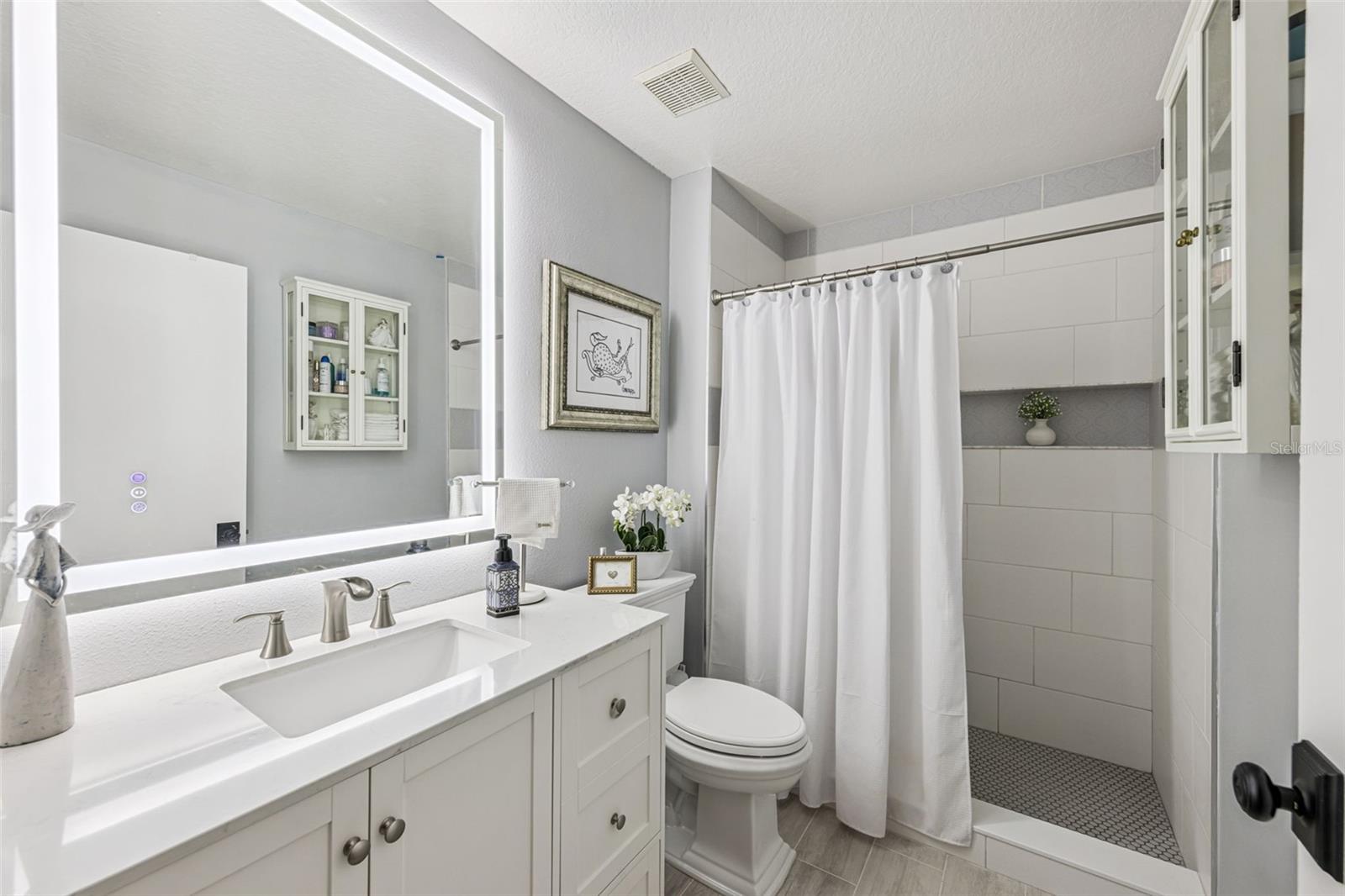 COACH HOMES AT ERROL CONDO PH1-10 - Residential