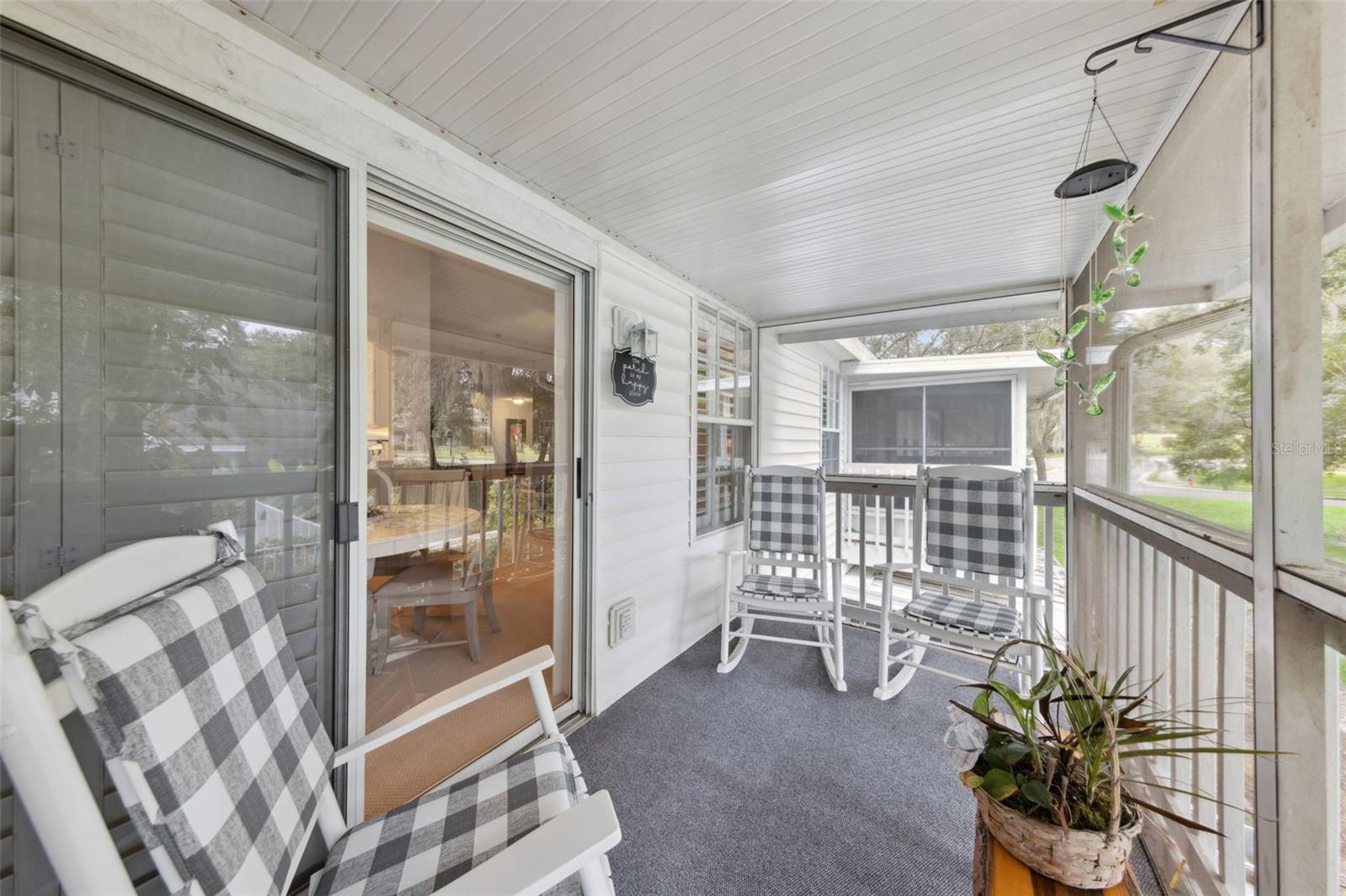 COACH HOMES AT ERROL CONDO PH1-10 - Residential