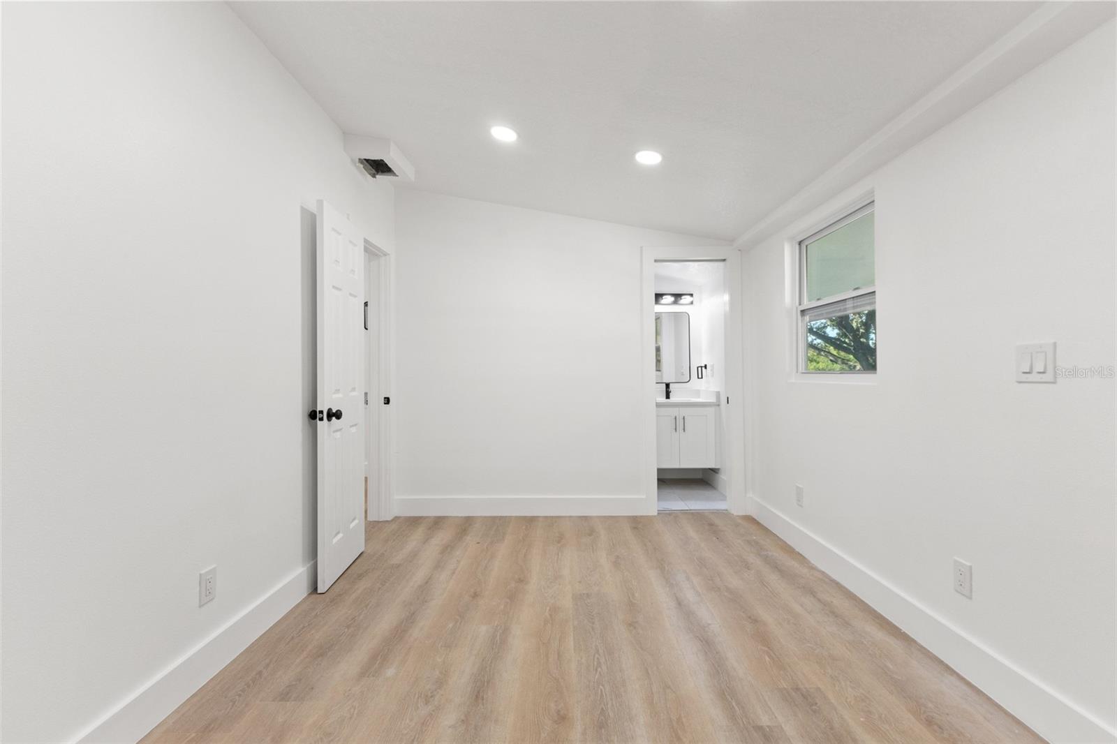 CAUSEWAY BLVD SUB 2 - Residential Lease