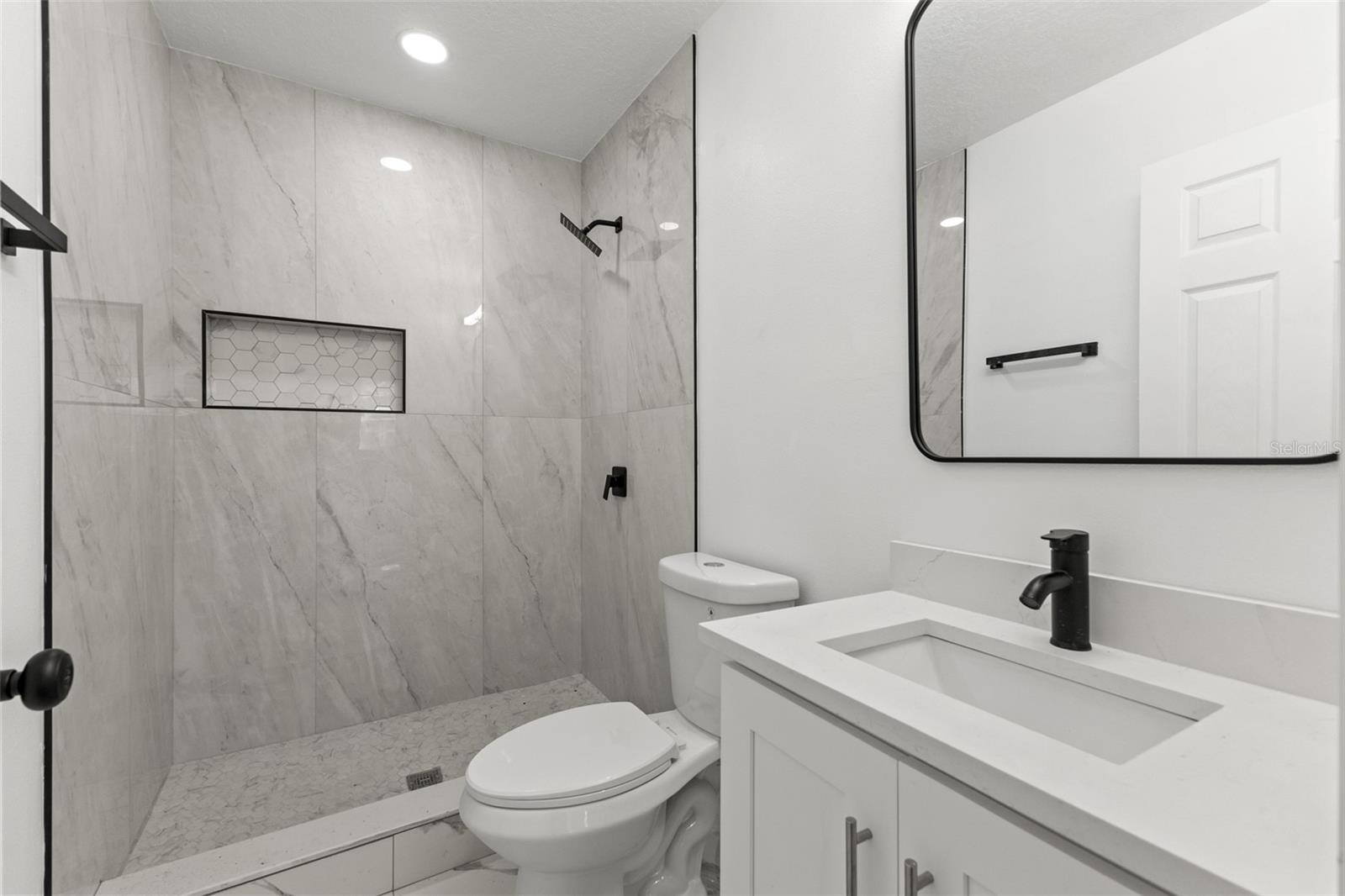 CAUSEWAY BLVD SUB 2 - Residential Lease