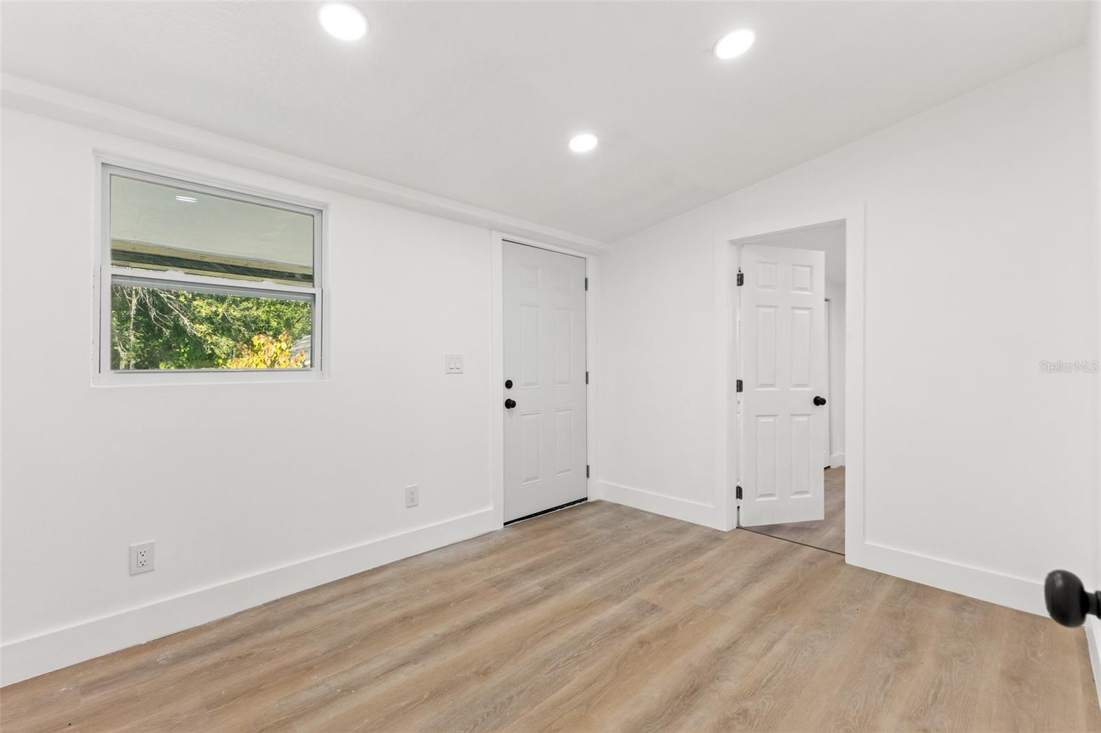 CAUSEWAY BLVD SUB 2 - Residential Lease