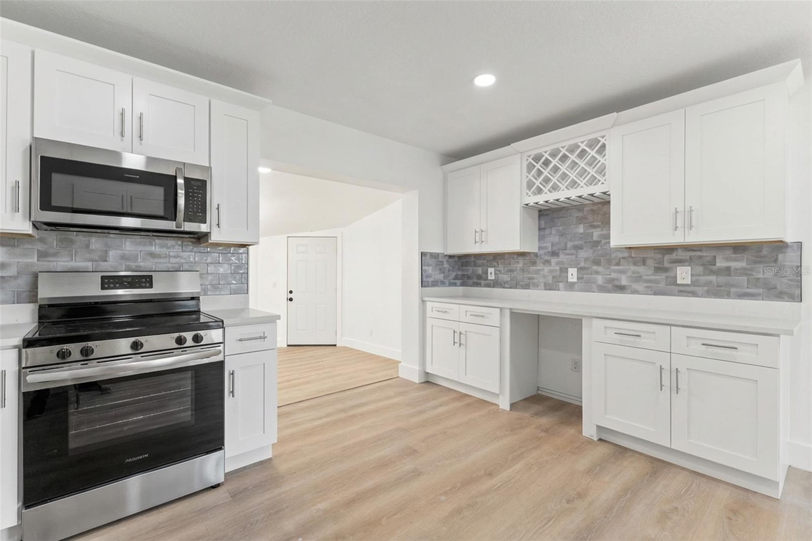 CAUSEWAY BLVD SUB 2 - Residential Lease