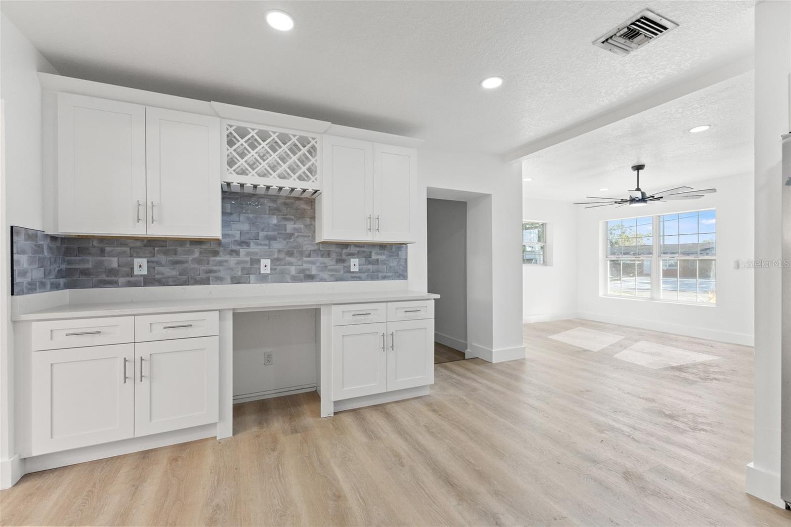 CAUSEWAY BLVD SUB 2 - Residential Lease