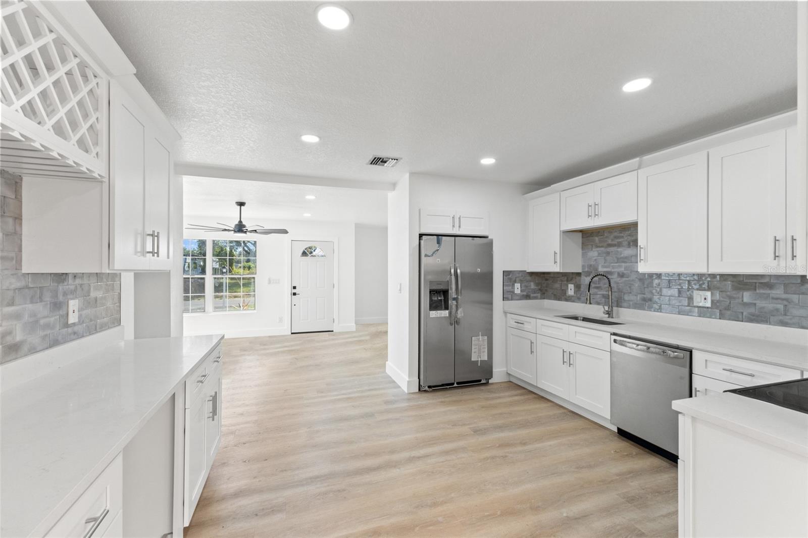 CAUSEWAY BLVD SUB 2 - Residential Lease