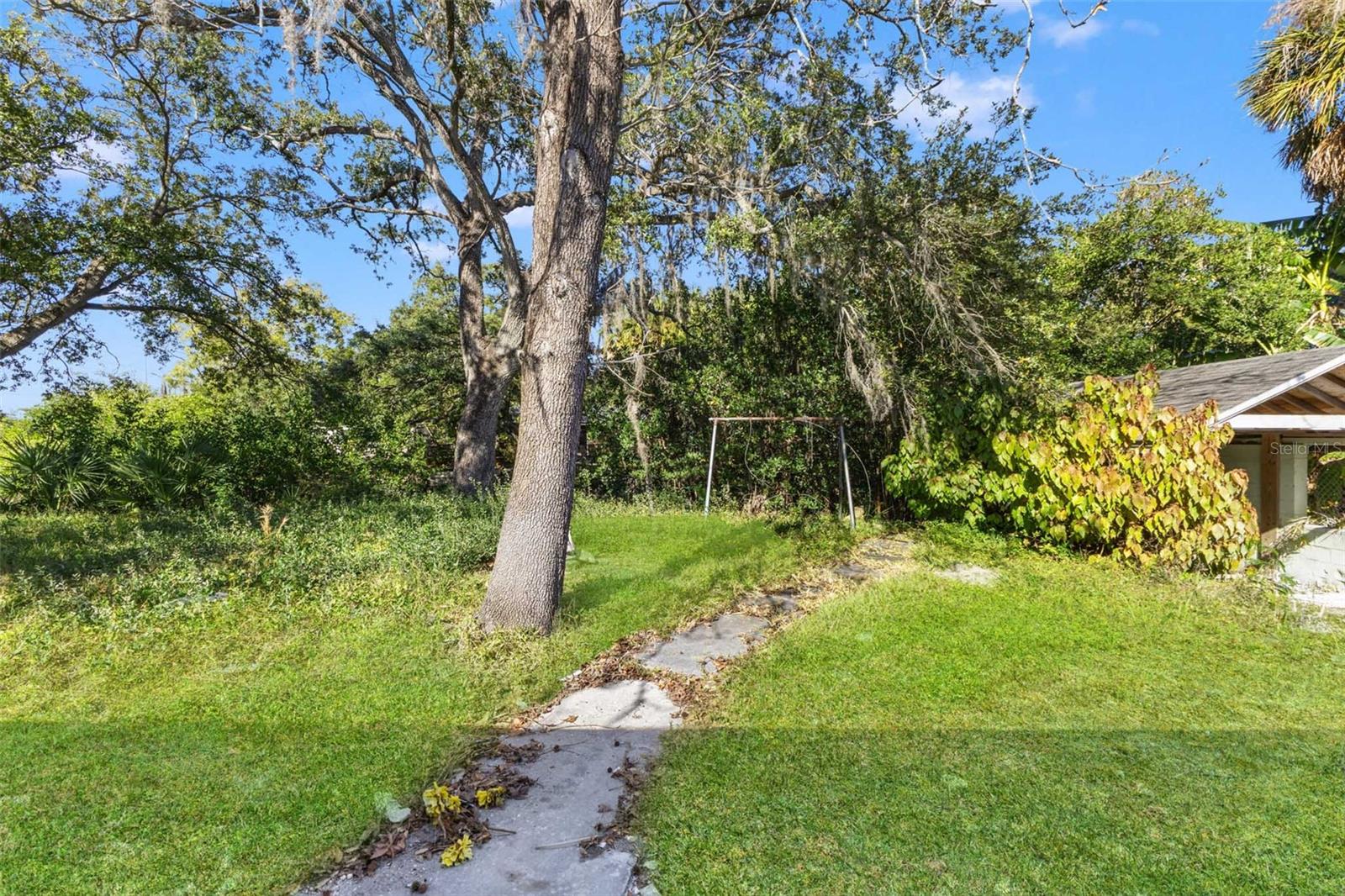 CAUSEWAY BLVD SUB 2 - Residential Lease