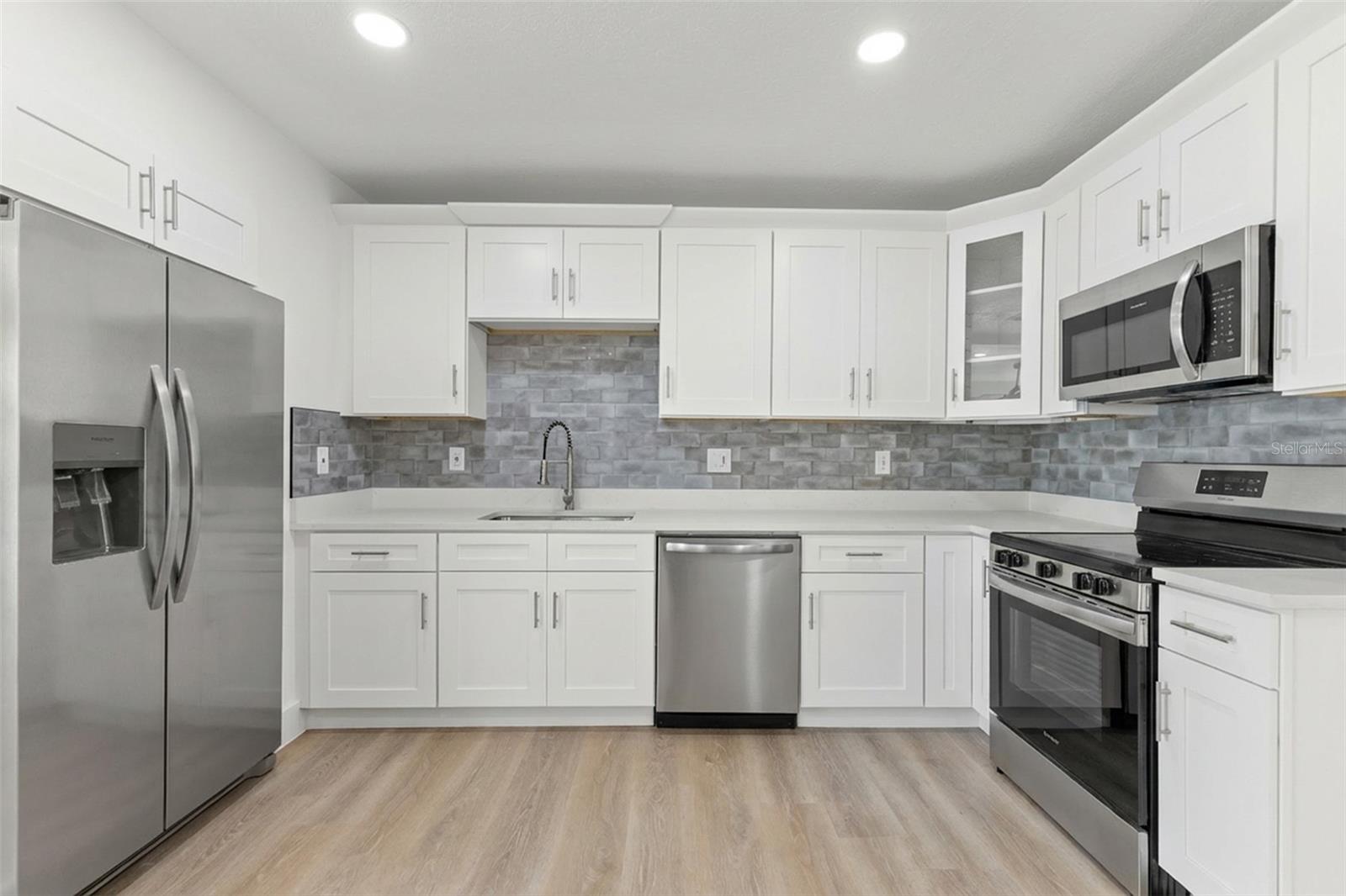 CAUSEWAY BLVD SUB 2 - Residential Lease