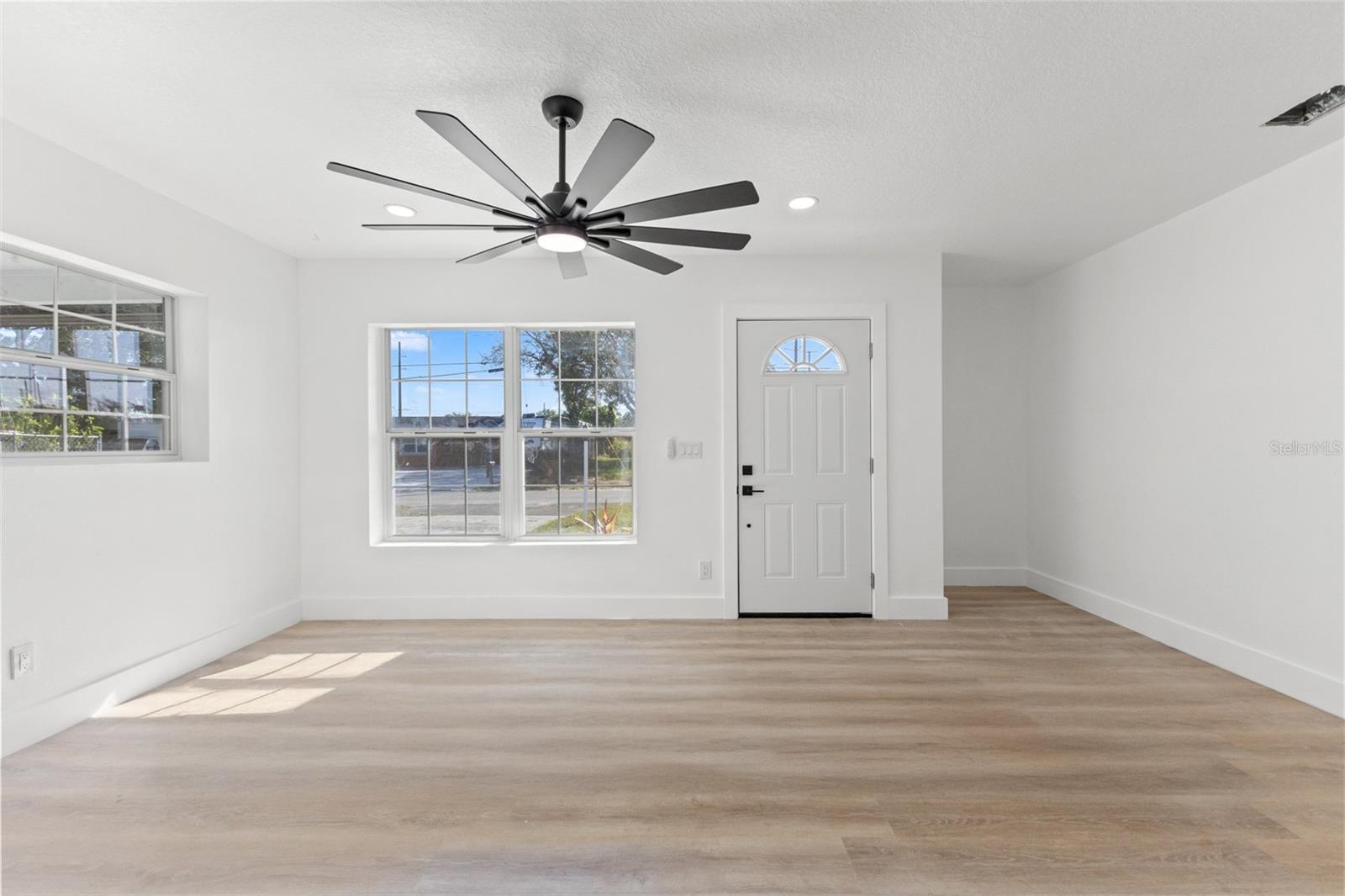 CAUSEWAY BLVD SUB 2 - Residential Lease