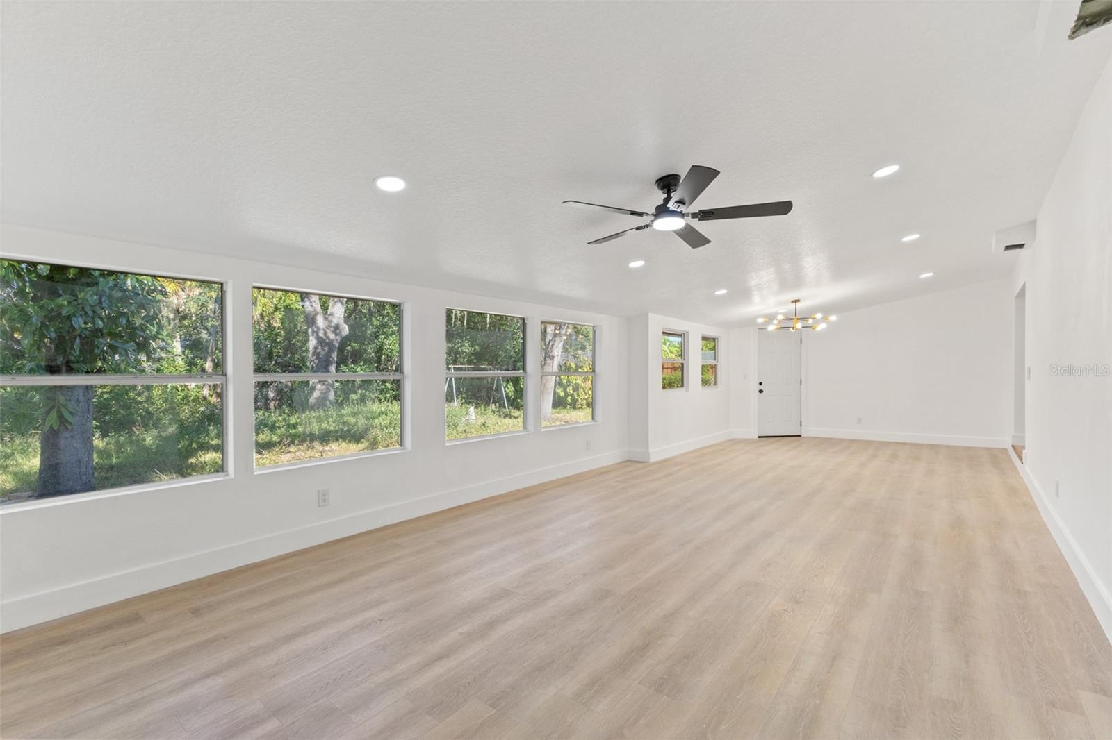 CAUSEWAY BLVD SUB 2 - Residential Lease